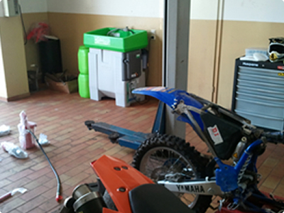 バイクメンテナンスの写真